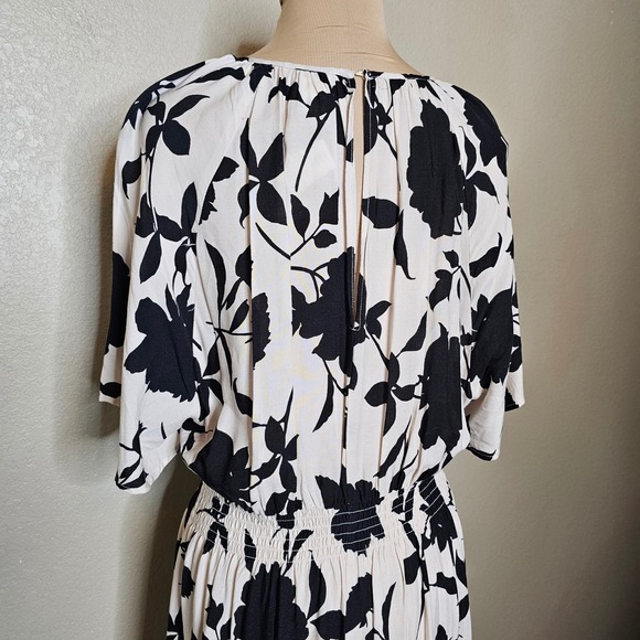 NWT H&M Black White Floral Print Midi Dress Flutter Sleeve Smocked Waist Women L - Picture 6 of 9